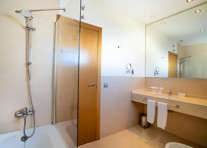 Отель Andalussia 3*