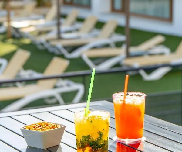 Отель Andalussia 3*